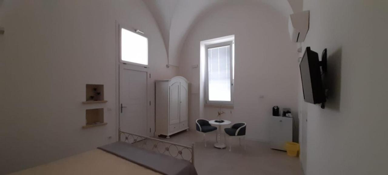 Casa Vacanze Laura S/C Lecce Exterior foto
